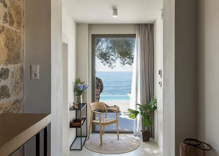 Melivia Seafront ניאה סקיוני