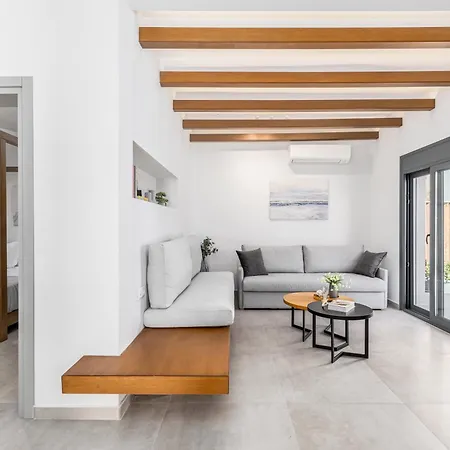 Melivia Seafront Villa Nea Skioni