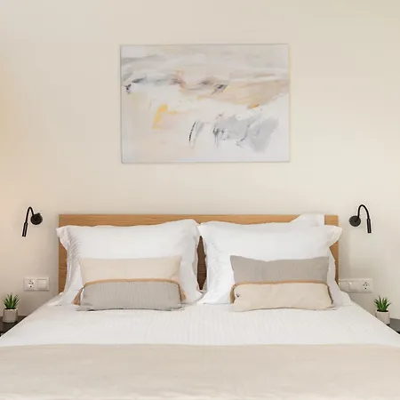 Melivia Seafront Неа-Скиони