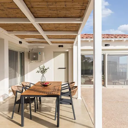 Melivia Seafront Villa Nea Skioni