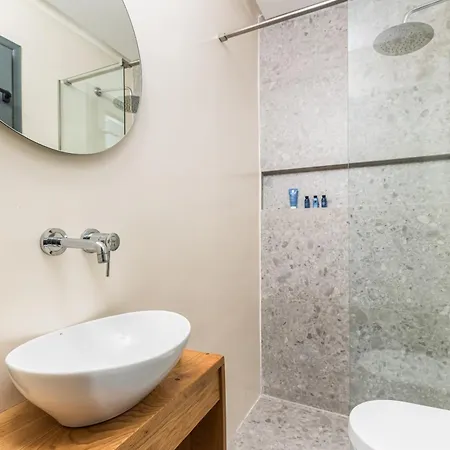 Melivia Seafront * Nea Skioni