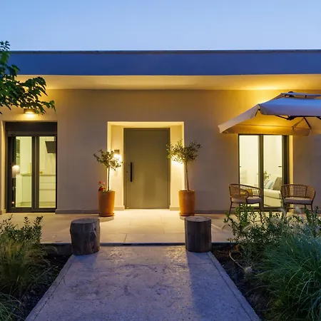 Melivia Seafront Неа-Скиони