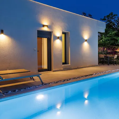 Melivia Seafront Villa Nea Skioni