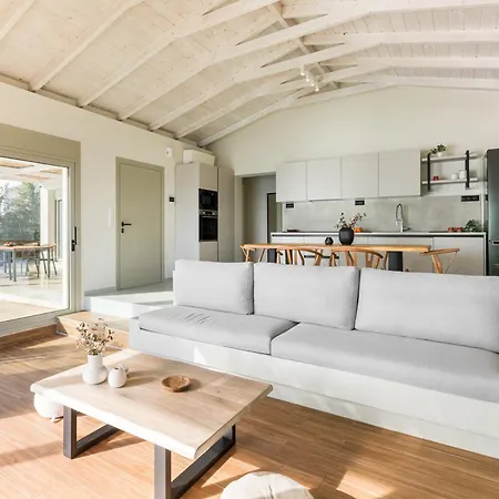 Melivia Seafront * ניאה סקיוני