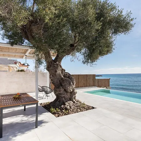 Melivia Seafront וילה