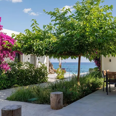 וילה Melivia Seafront ניאה סקיוני