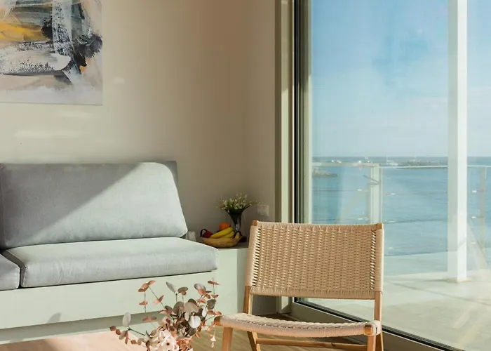 Melivia Seafront Νέα Σκιώνη
